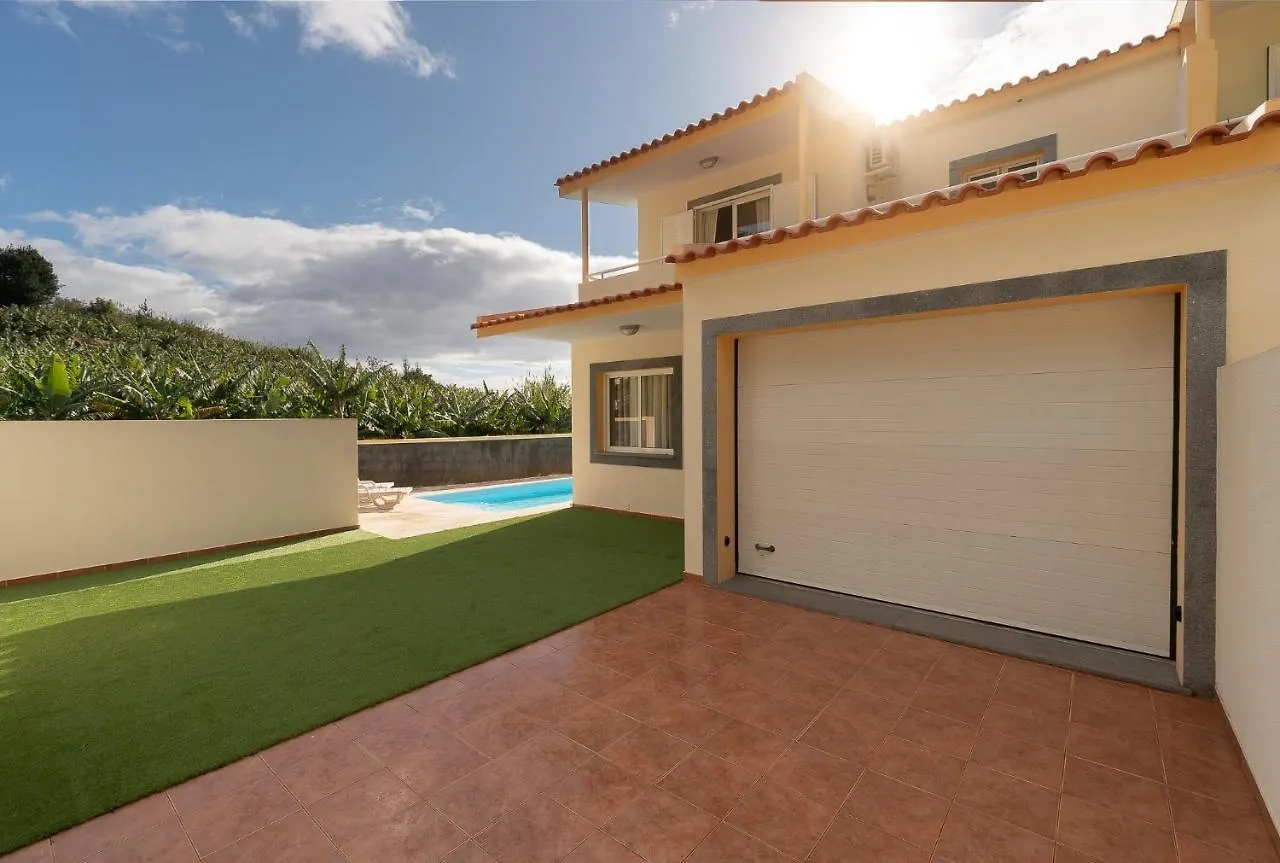 Arco Da Calheta Villa location
